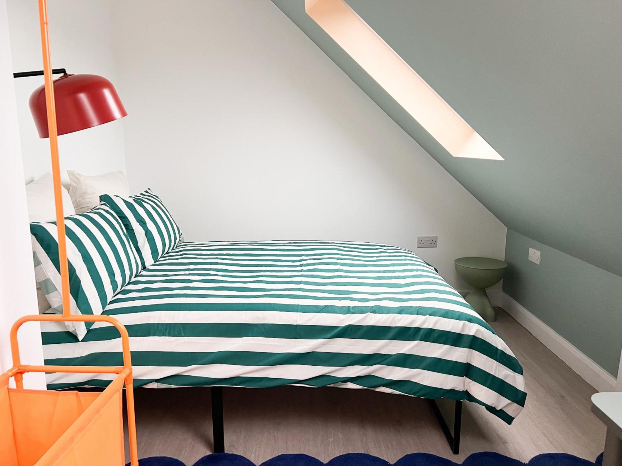 Zozy Clitterhouse Hotel London Exterior photo